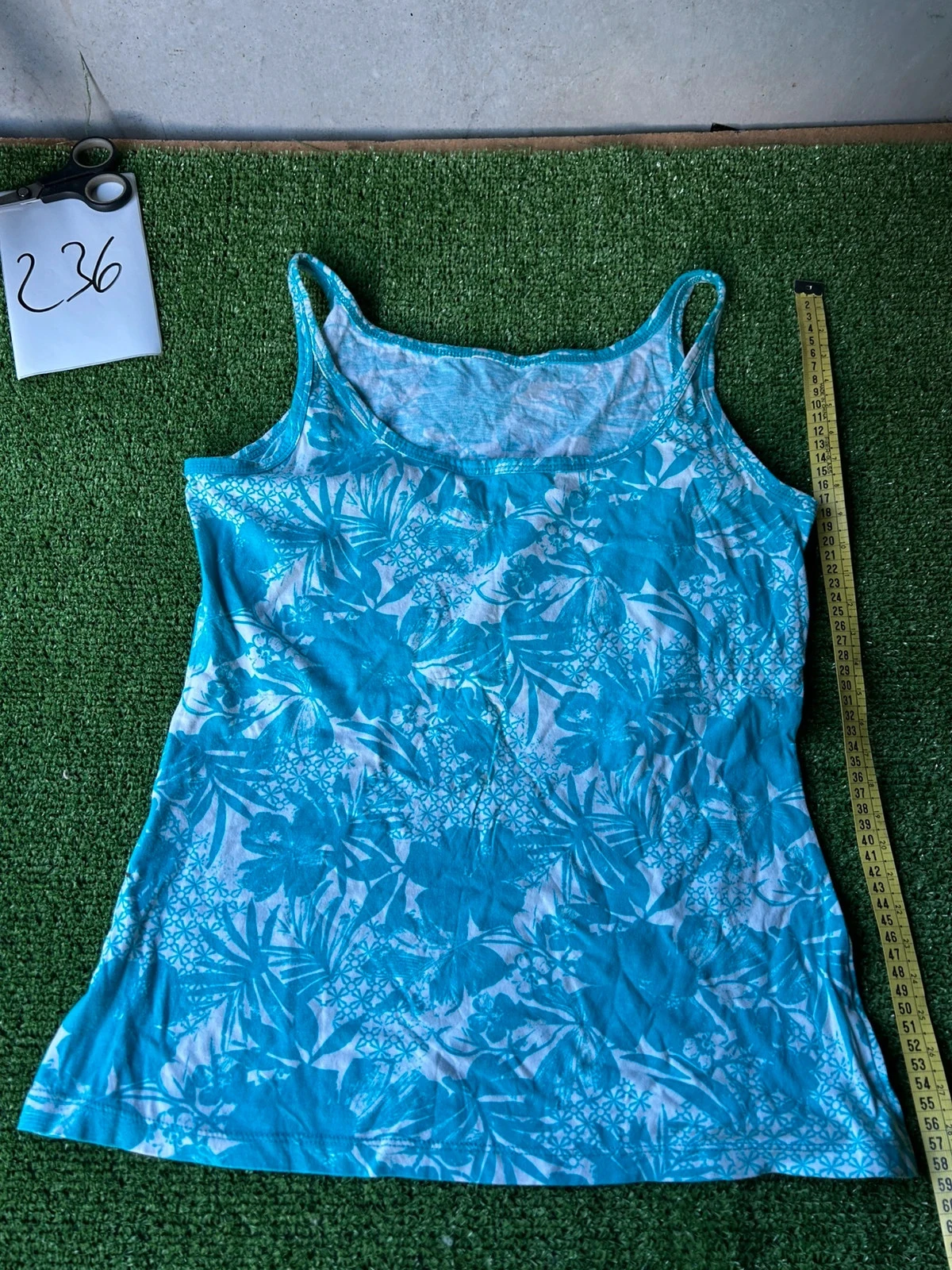 Débardeur à motifs fleuries blanc bleu